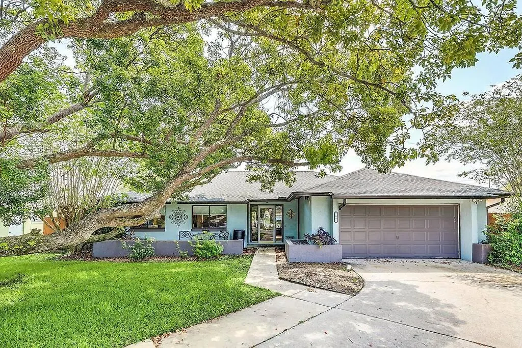 Tranquil Oasis 4Br Pool Home contacts