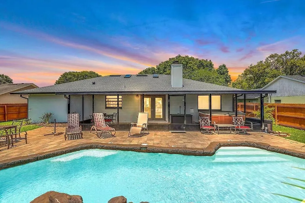 Tranquil Oasis 4Br Pool Home Orlando Holiday home
